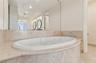 Garden tub