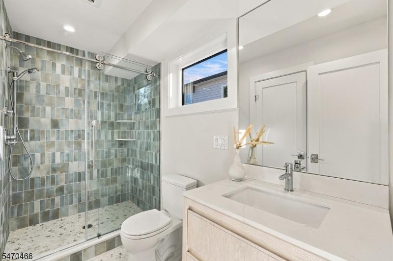 En Suite Bathroom
