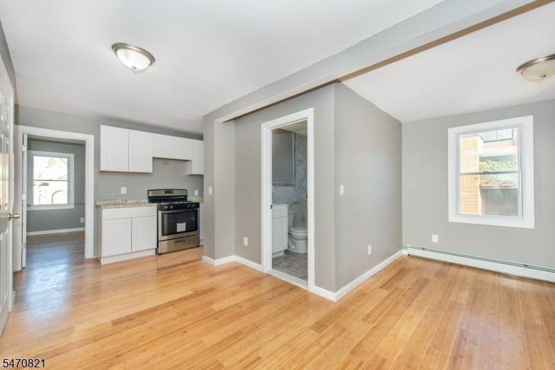 floor 2 livingroom
