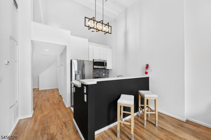 Open Kitchen/Den