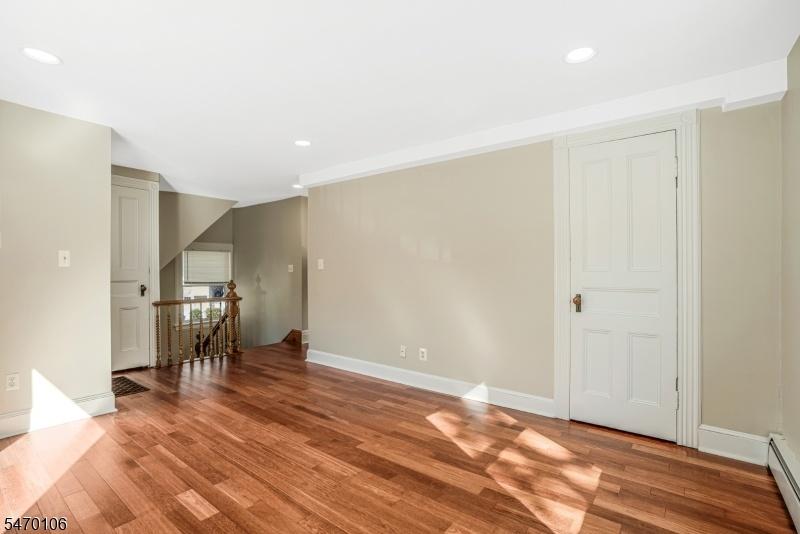 UNIT 3 LIVING ROOM