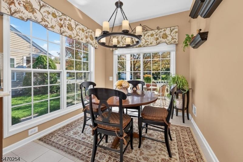 Casual Dining Area in Kitchen