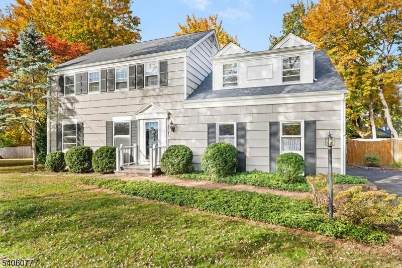 Classic 4 BR/2.5 Bath Colonial
