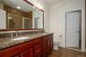 Dual sinks, granite countertops