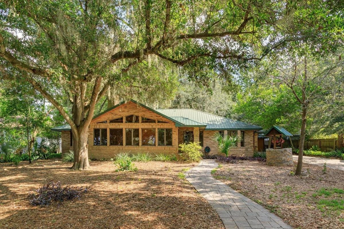 10350 Lake Louisa