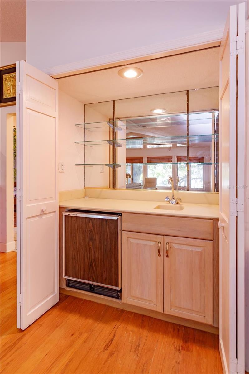 Wet-Bar