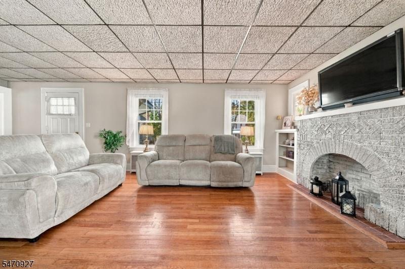 FORMAL LIVING ROOM