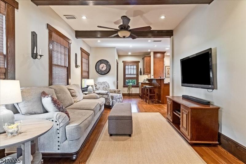 Relaxing Family Room