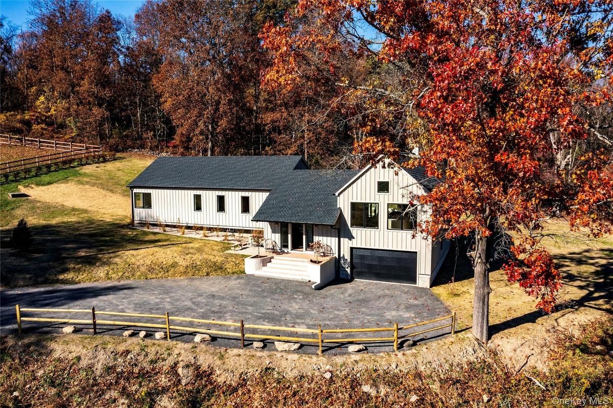 Custom Built Country Contemporary Clinton Corners Home