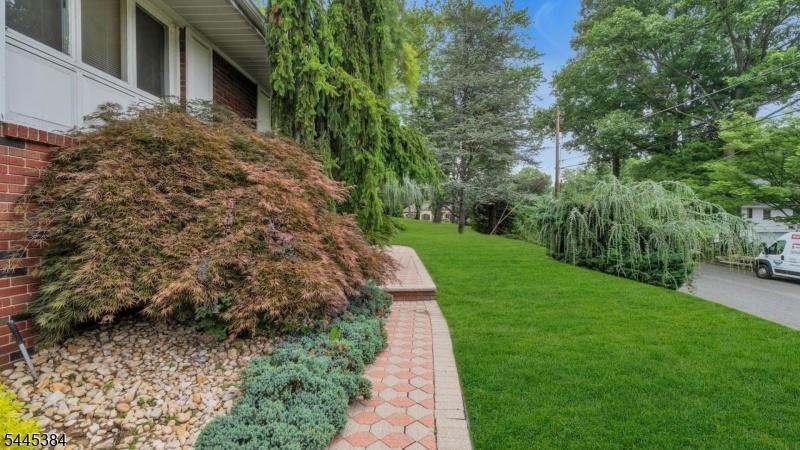 FRONT WALK WAY