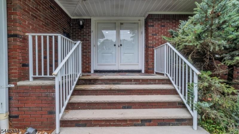 DOUBLE FRONT DOORS