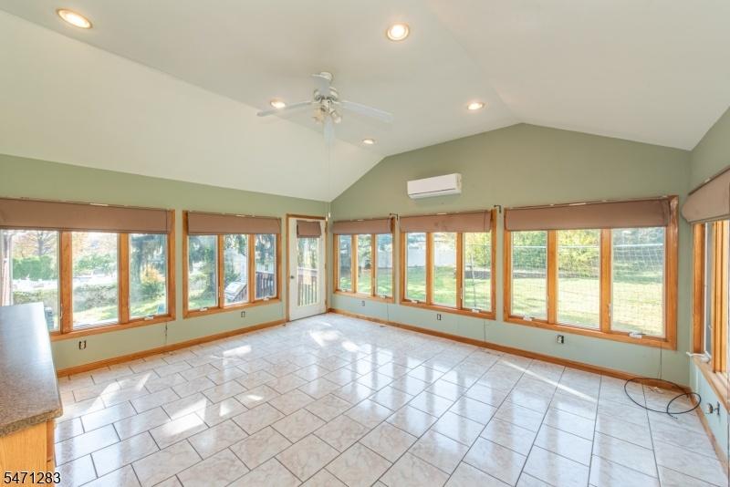 1ST FLOOR SUNROOM
