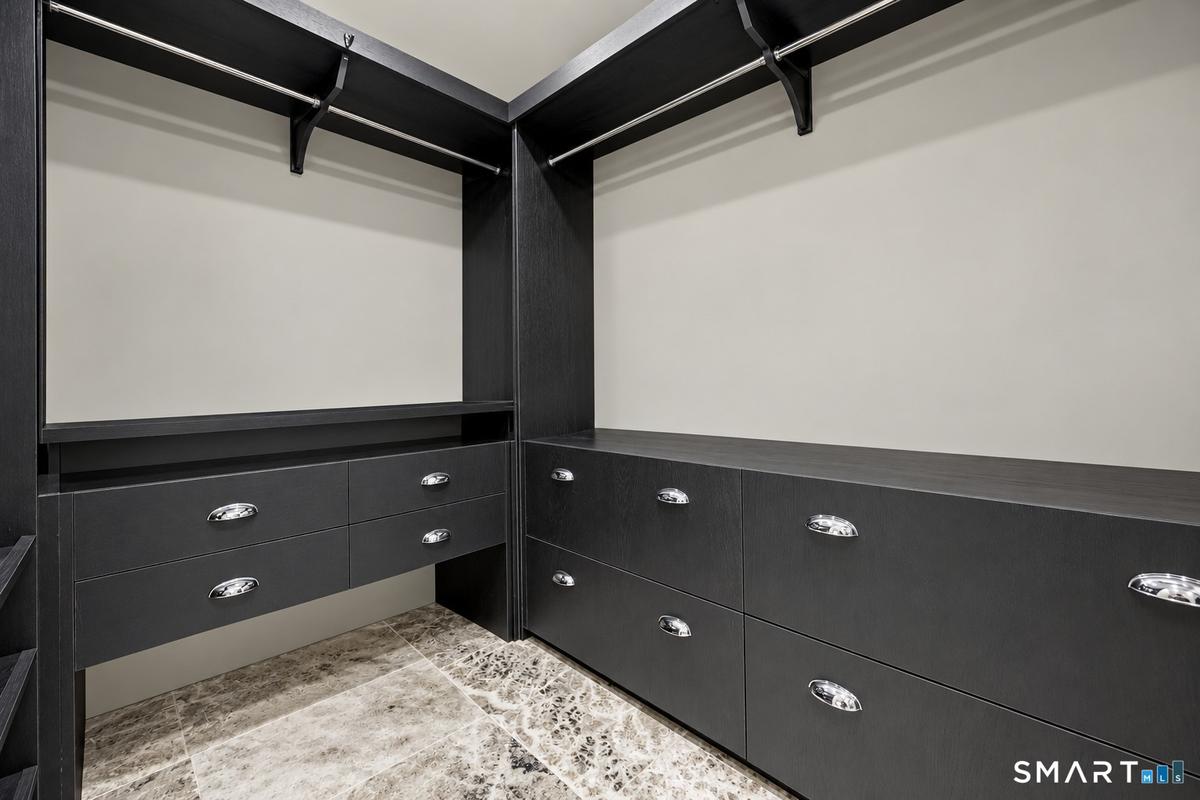Walk In Closet