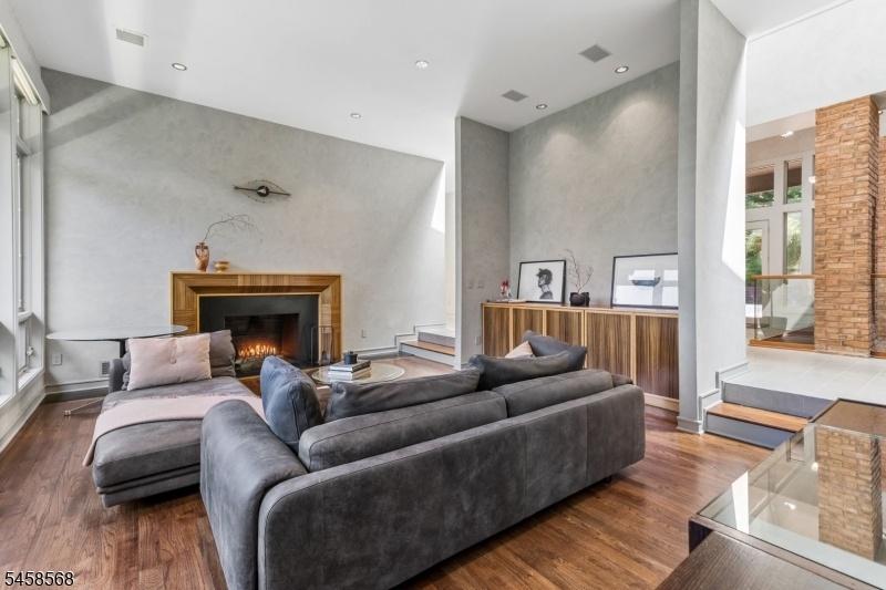 Add'l View of Living Room