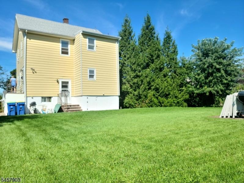 75' x 100' lot!