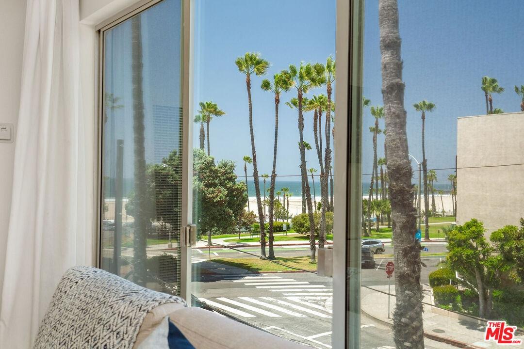 OCEAN VIEWS DINING AND LIVING
