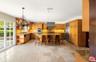 eat-in kitchen