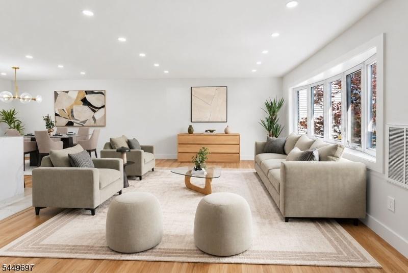 Living Room - (VS)