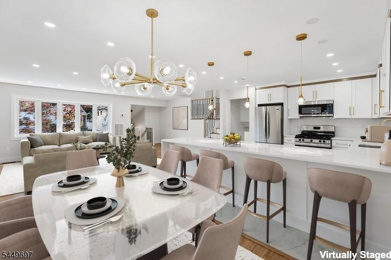 Kitchen / Dining -VS