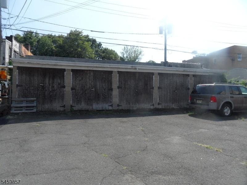 5 Garages
