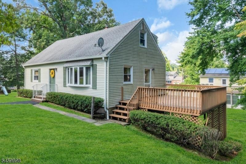Side showing deck