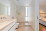 Guest bedroom en suite