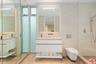 Guest bedroom en suite
