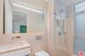 Guest bedroom en suite