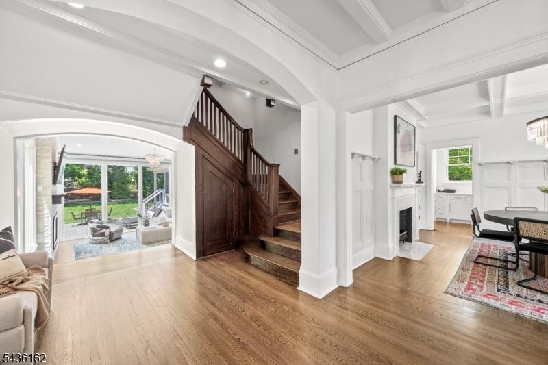 Entrance Hall to Fam Rm