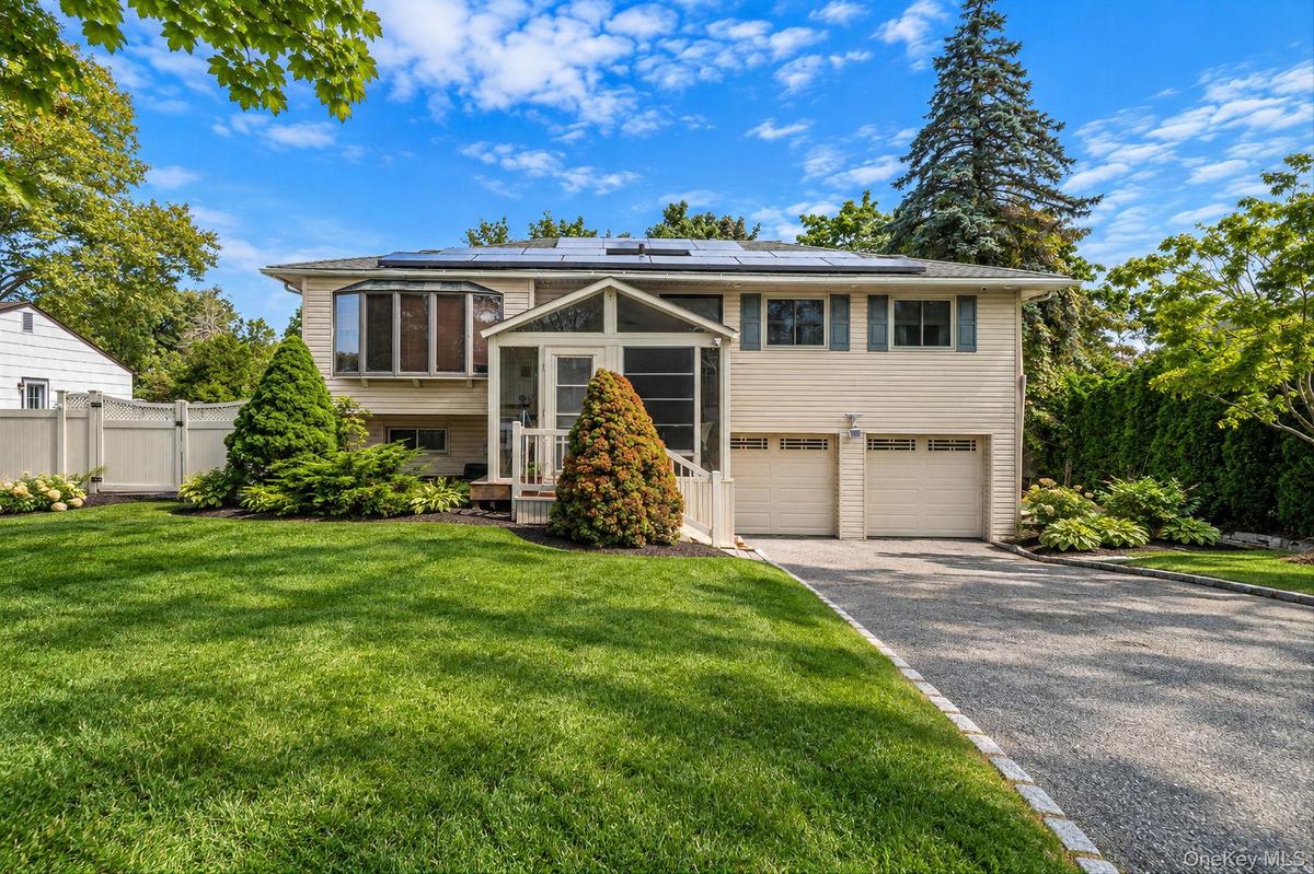 Photos have been AI enhanced for visual presentation purposes. Please note that the property requires work and may differ from the enhanced images in 