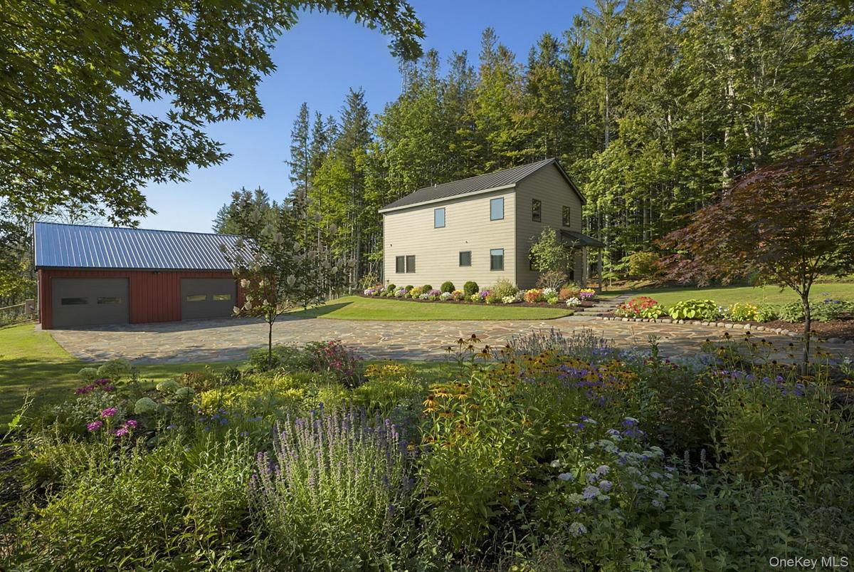 Virtually Staged landscaping