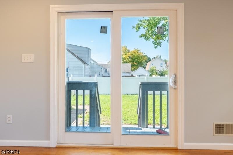 Sliding Door