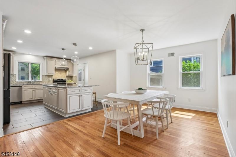 Kitchen/Dining Area