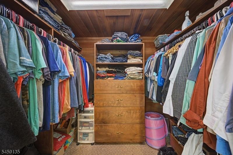 Walk in closet