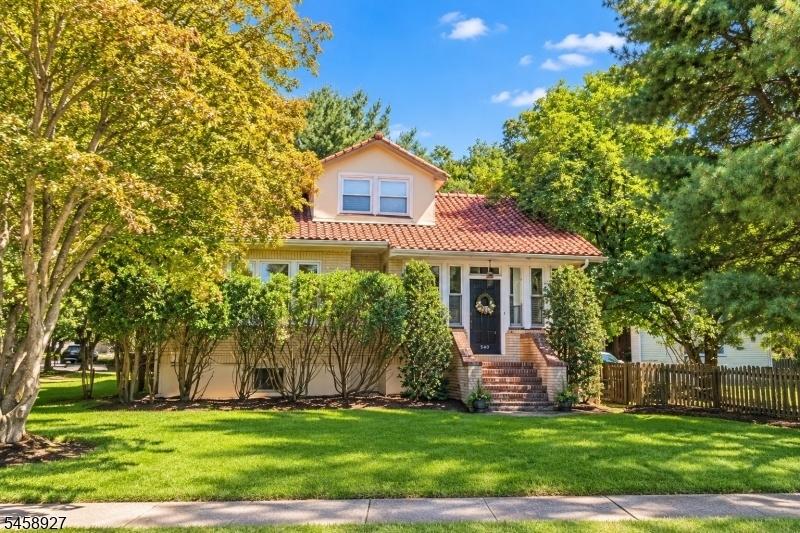 Shows Begin Broker's Open 9/15