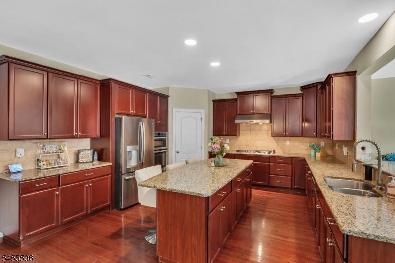 Pantry & Vented Stove & 2 Oven