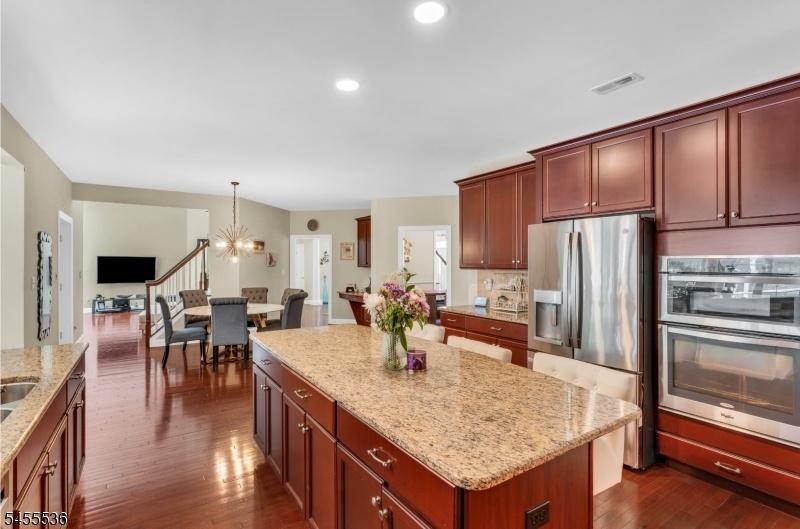 Granite Countertops, SS Appls.