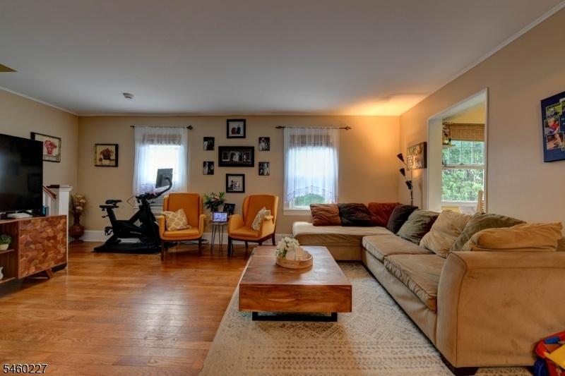 LIVING RM 1
