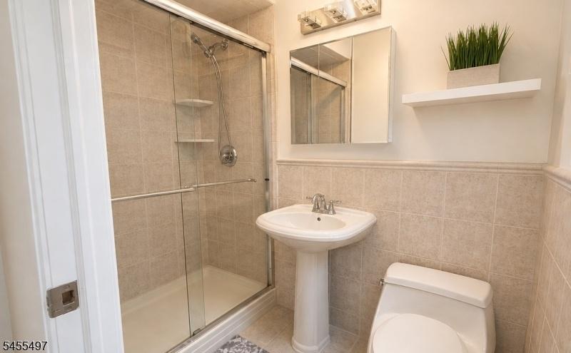 Private En-Suite Bathroom