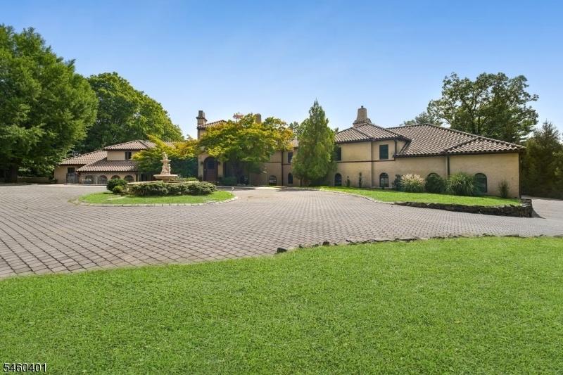 Stunning Private Estate