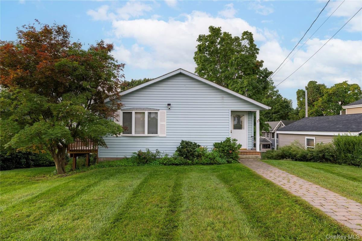 11 Academy St