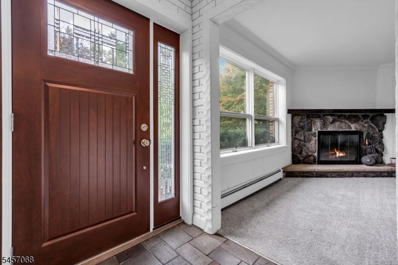 Foyer/Living Room