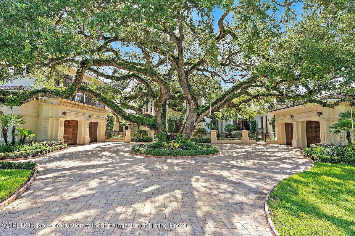 Main House Drive Court