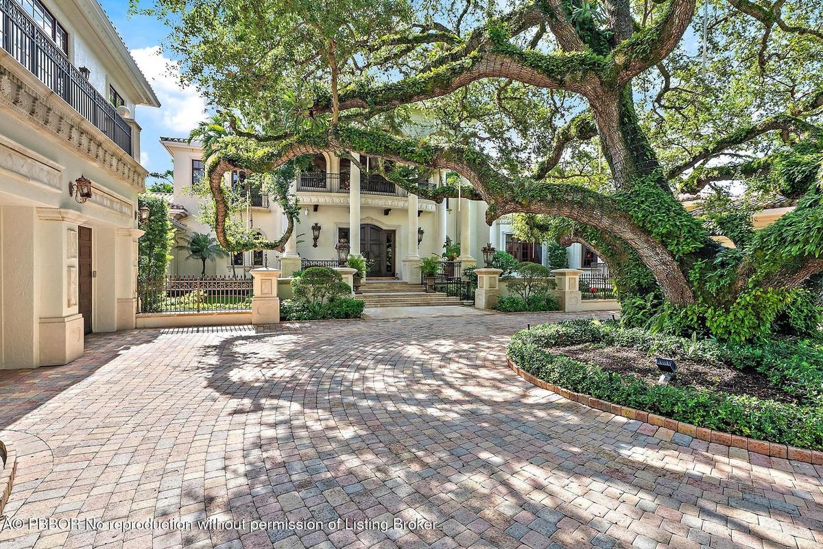 Main House Drive Court