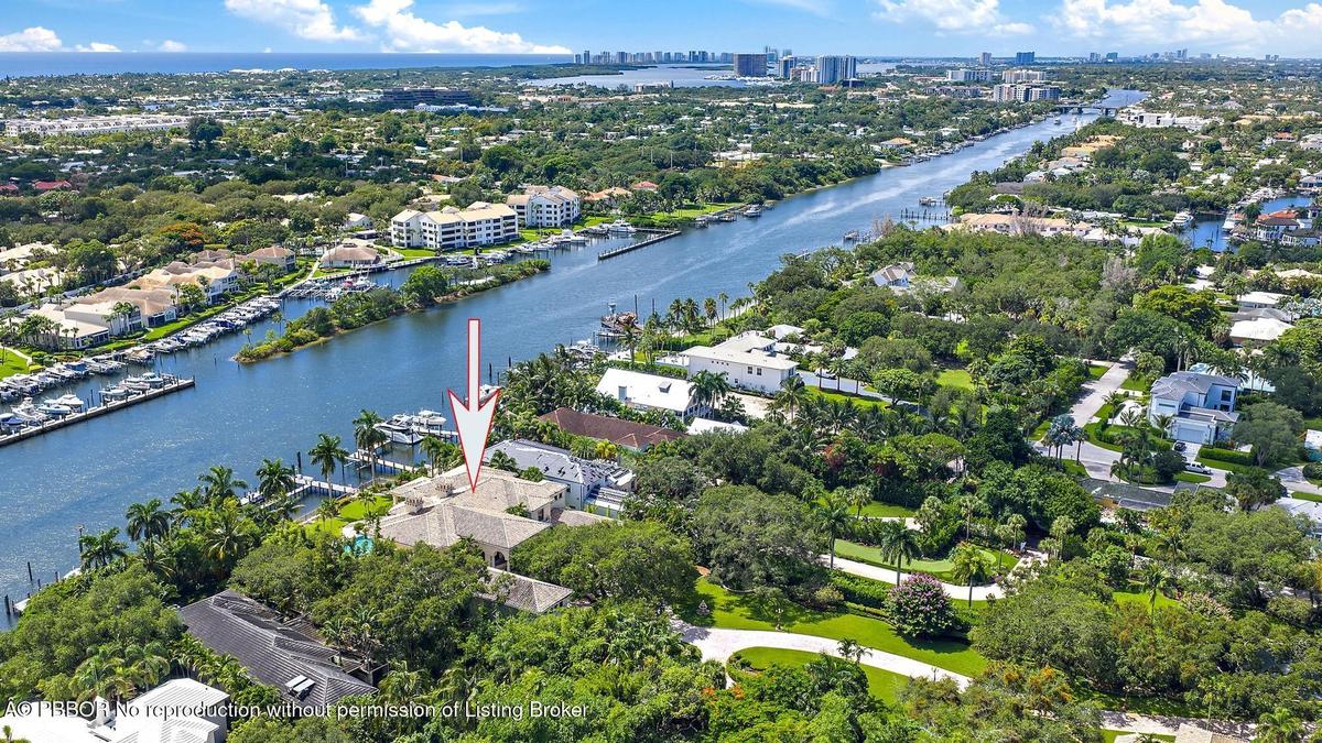 Located along the intracoastal waterway
