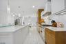 Gourmet Eat-in Kitchen