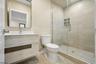 Beautiful Full Bath