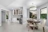 Bar & breakfast nook