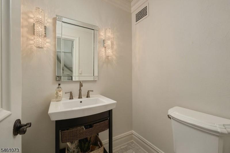 Powder Room 1st Floor