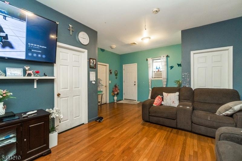 Living Room Unit 2